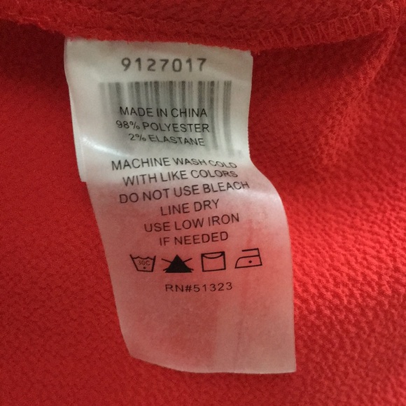 🔥 NWT Vince Camuto Orange Cold Shoulder Blouse - Picture 8 of 8